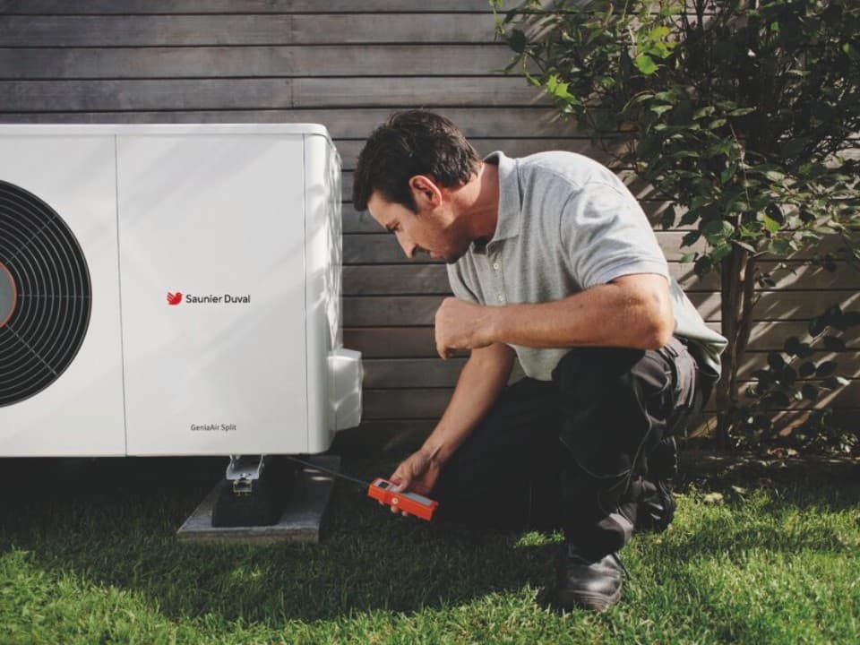 Professionnel avec la GeniaAir Split Saunier Duval